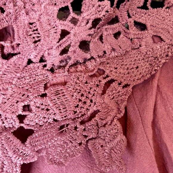 Burgundy off the Shoulder Crochet Lace Detail 3/4 sleeve Blouse Sz Small - Picture 3 of 4